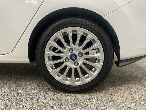 Used 2014 Ford Fiesta Titanium image 27