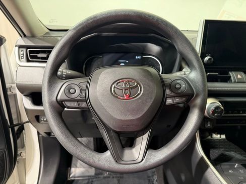 Certified 2025 Toyota RAV4 LE image 22