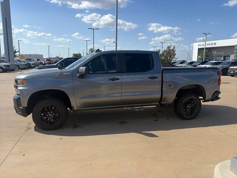 Used 2021 Chevrolet Silverado 1500 Custom Trail Boss AWD/4WD image 4