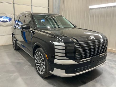 Used 2026 Hyundai Palisade Calligraphy FWD image 1