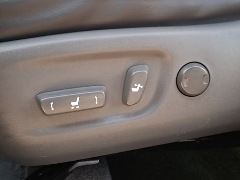 Used 2012 Toyota Prius Four image 12