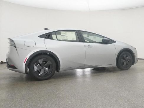 Used 2026 Toyota Prius Plug-In Hybrid FWD image 29