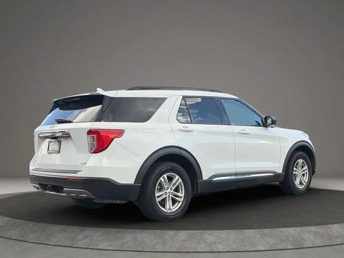 Used 2020 Ford Explorer XLT w/ Equipment Group 202A AWD/4WD image 5