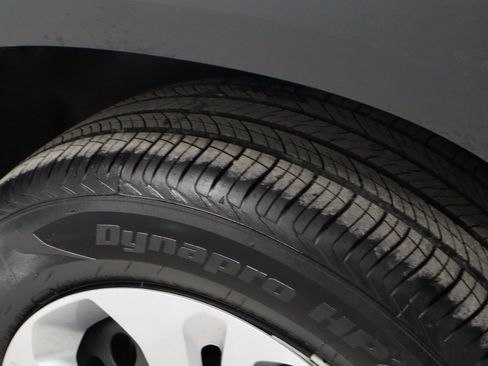 Used 2025 Chevrolet Trax LS image 18