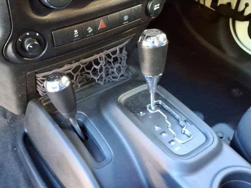 Used 2017 Jeep Wrangler Unlimited Sport image 17