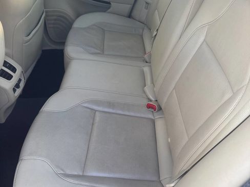 Used 2019 Ford Taurus Limited image 7