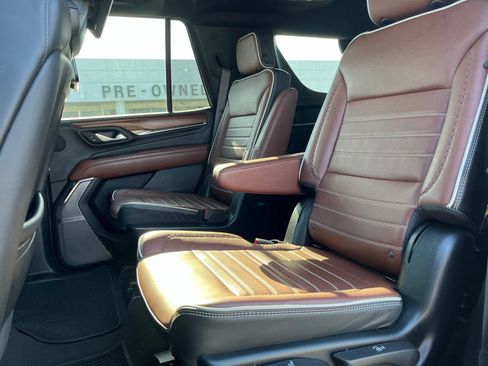 Used 2024 GMC Yukon Denali Ultimate AWD/4WD image 12