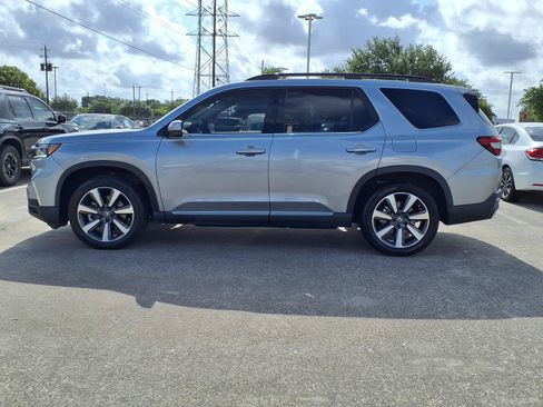 Certified 2025 Honda Pilot Touring image 23