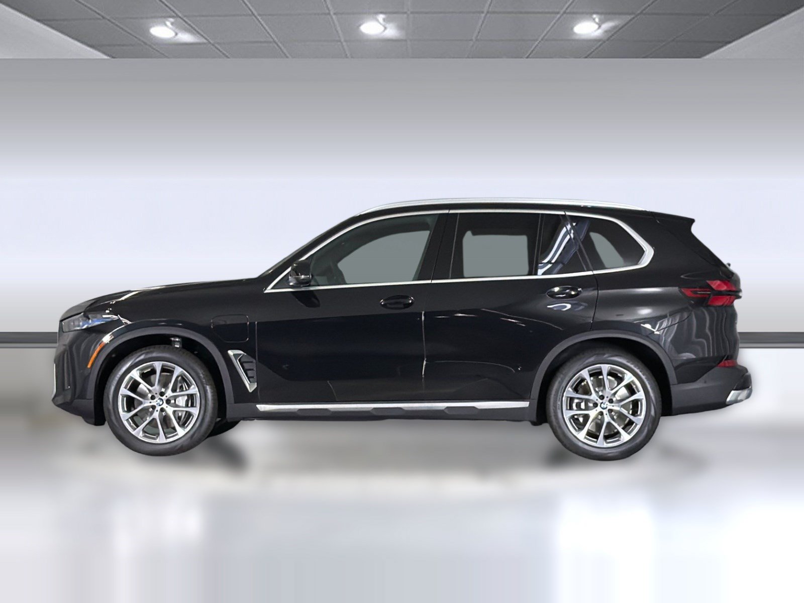 Used 2026 BMW X5 xDrive50e w/ Climate Comfort Package AWD/4WD image 2