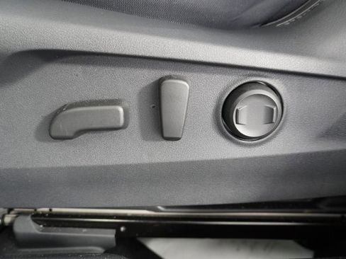 Used 2025 Subaru Outback Premium image 11