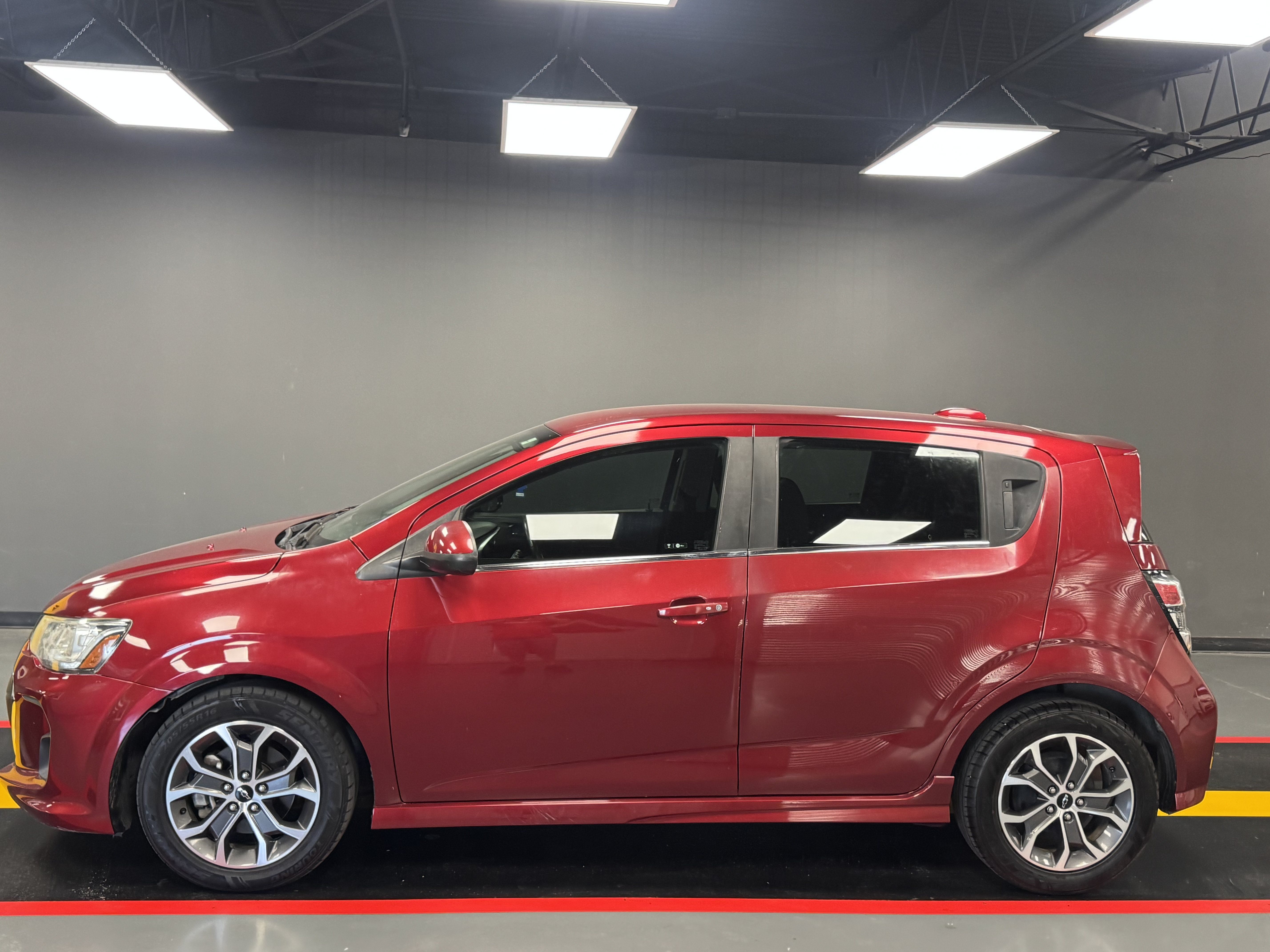 Used 2018 Chevrolet Sonic LT w/ Convenience Package FWD image 5