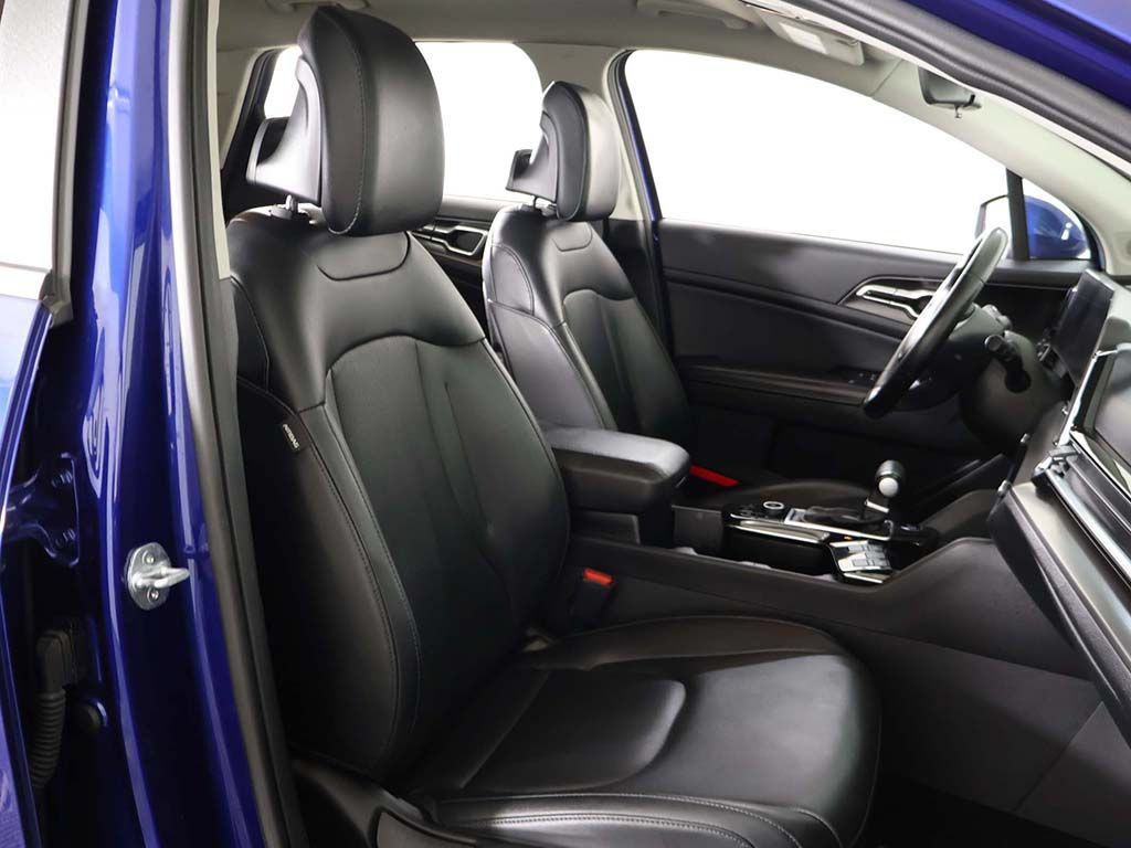 Used 2023 Kia Sportage EX FWD image 29