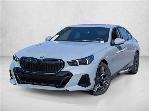 New 2026 BMW 530i w/ M Sport Package RWD image 1