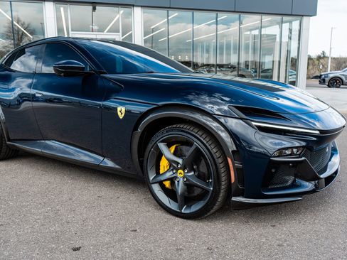 Used 2025 Ferrari Purosangue image 19