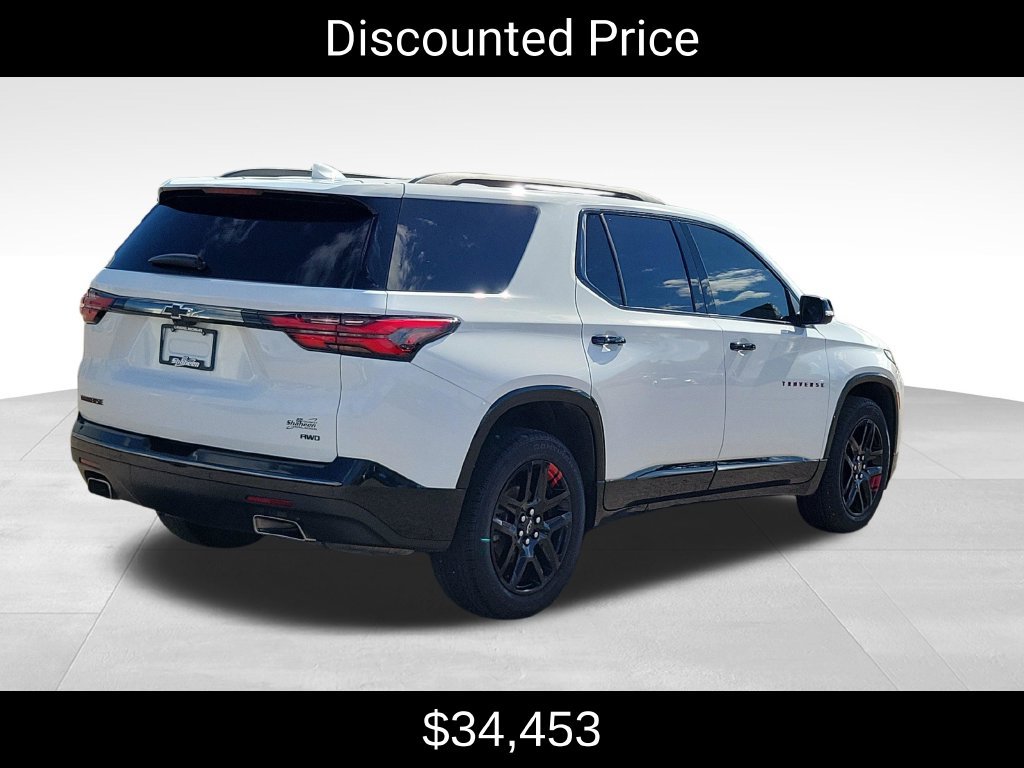 Used 2023 Chevrolet Traverse Premier w/ Redline Edition AWD/4WD image 3