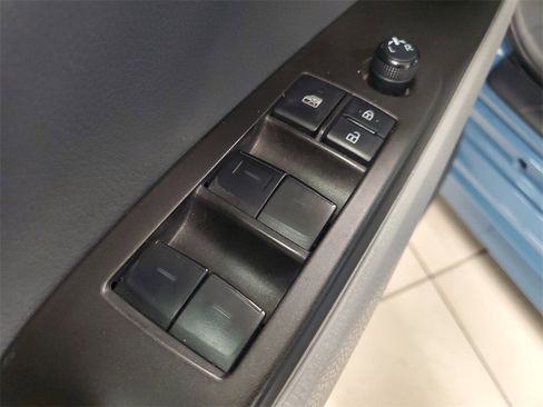 Used 2023 Toyota Camry SE image 18