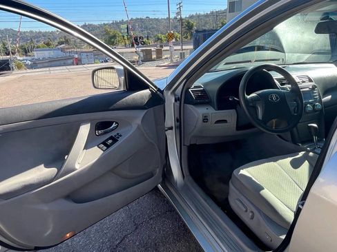 Used 2007 Toyota Camry LE image 25