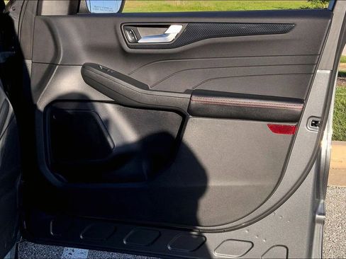 Used 2023 Ford Escape ST-Line w/ Tech Pack #1 FWD image 23