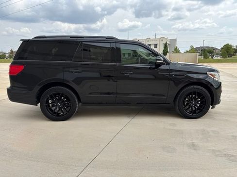 Used 2019 Lincoln Navigator Reserve AWD/4WD image 4