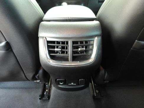 Used 2018 Chevrolet Malibu LT w/ Leather Package FWD image 26