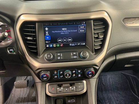 Used 2023 GMC Acadia Denali w/ Denali Ultimate Package AWD/4WD image 19