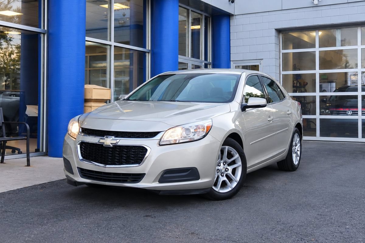 Used 2016 Chevrolet Malibu LT w/ Power Convenience Package FWD image 1