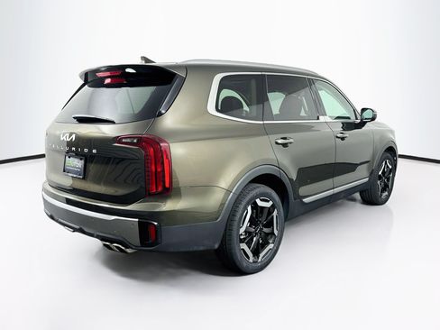 Used 2025 Kia Telluride S FWD image 9