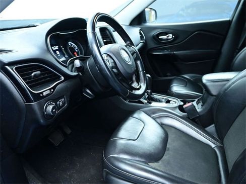 Used 2021 Jeep Cherokee Latitude Plus image 7