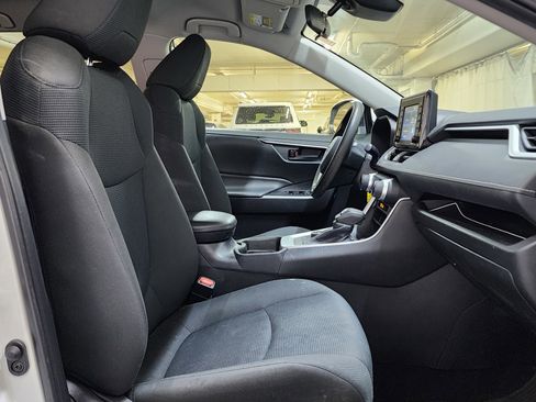 Used 2020 Toyota RAV4 LE w/ All Weather Liner Package AWD/4WD image 21