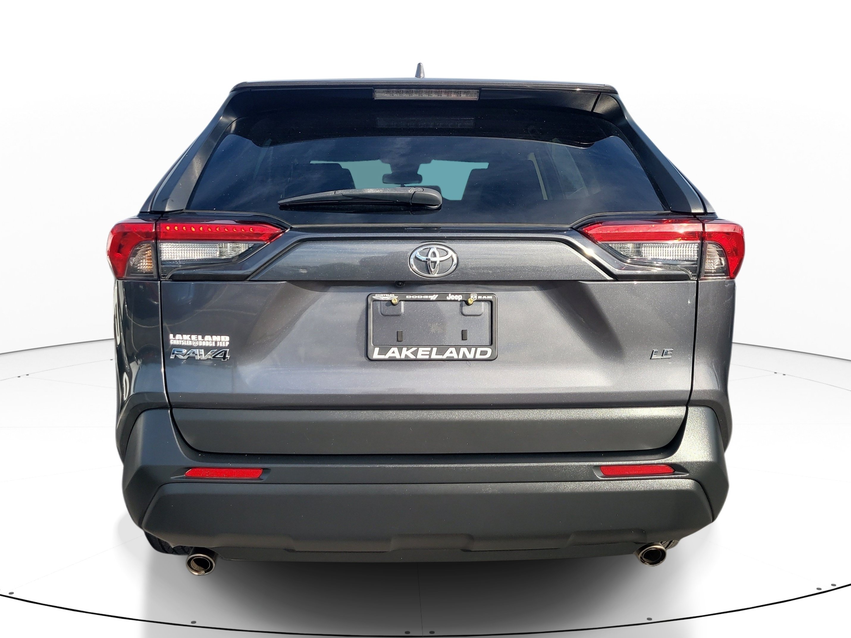 Used 2022 Toyota RAV4 LE FWD image 5