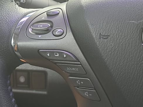 Used 2023 Nissan Murano SV FWD image 14