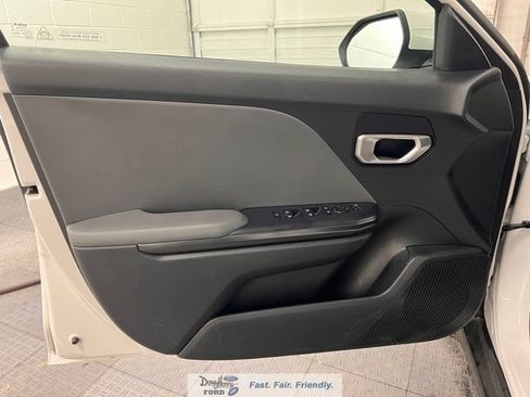 Used 2025 Kia K4 FWD image 24