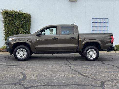 Used 2023 Chevrolet Colorado W/T image 4