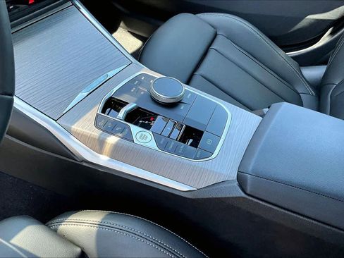 Certified 2025 BMW 330i Sedan RWD image 18