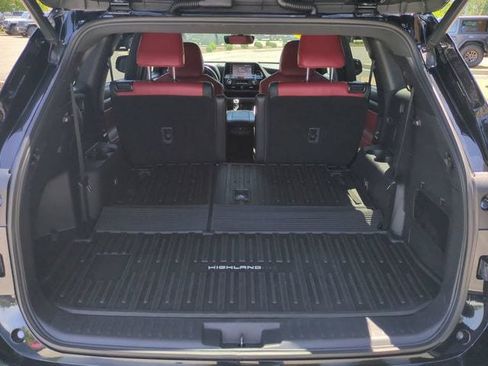 Used 2021 Toyota Highlander XSE FWD image 13