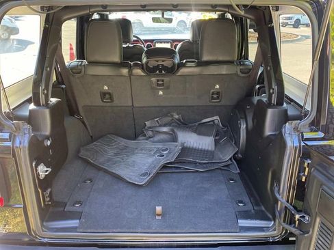 Used 2022 Jeep Wrangler Unlimited Rubicon w/ LED Lighting Group image 31