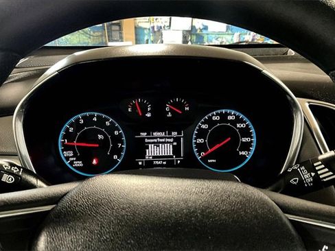 Used 2021 Chevrolet Equinox LS w/ LS Convenience Package image 22