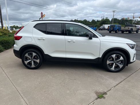 New 2026 Volvo XC40 B5 Plus w/ Protection Package Premier AWD/4WD image 6