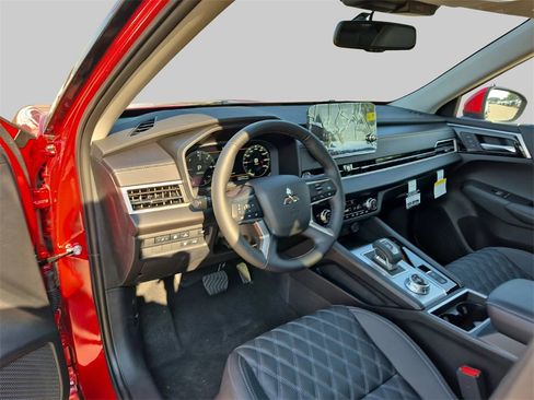 New 2025 Mitsubishi Outlander SEL image 9