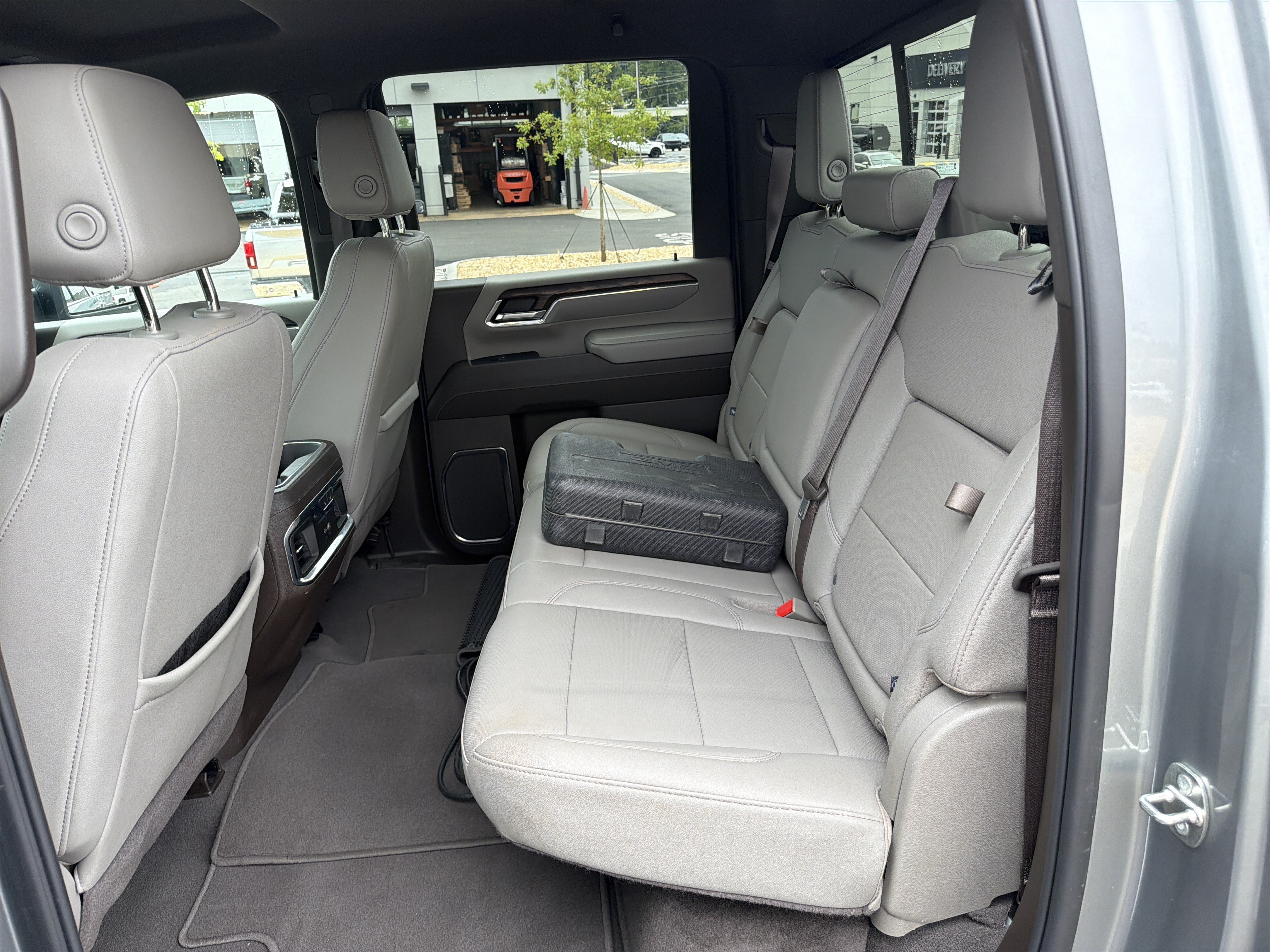 Used 2024 GMC Sierra 2500 SLT w/ SLT Premium Package AWD/4WD image 20
