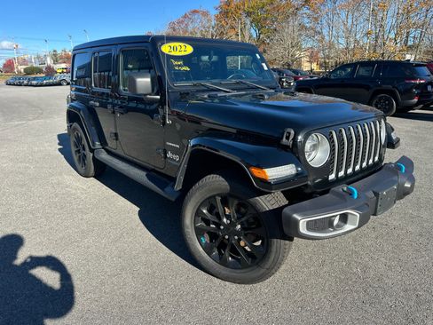 Used 2022 Jeep Wrangler Unlimited Sahara w/ Cold Weather Group image 3