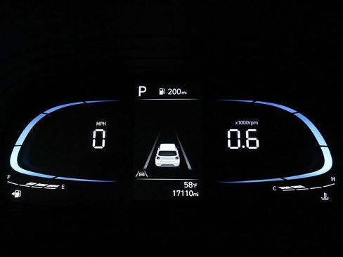 Certified 2024 Hyundai Venue SEL FWD image 33