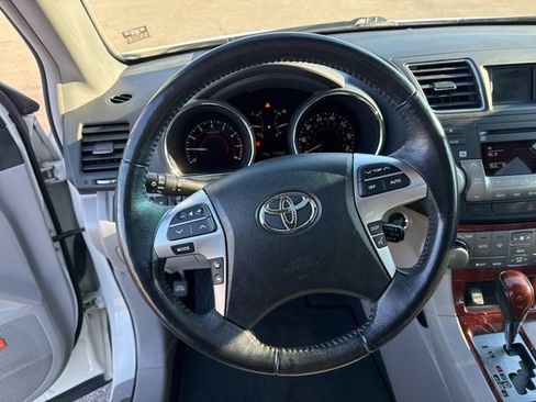 Used 2012 Toyota Highlander Limited image 28
