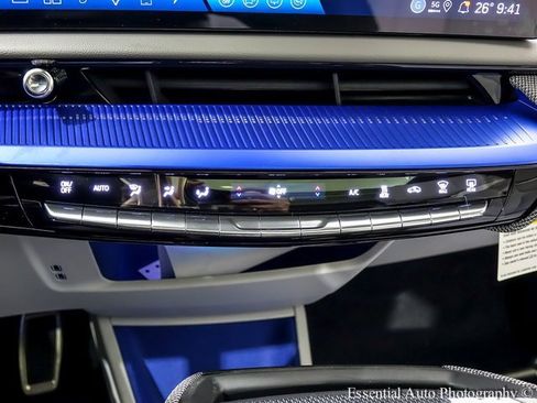 New 2026 Cadillac Optiq Luxury 2 image 17