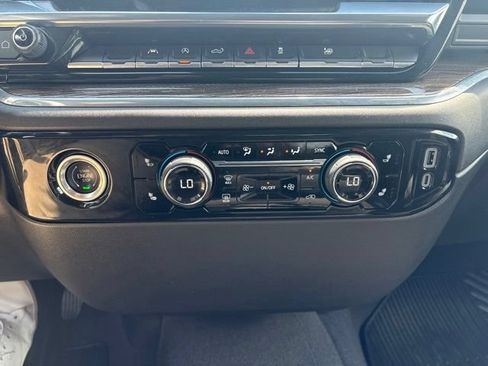 Used 2024 Chevrolet Silverado 1500 LT AWD/4WD image 37