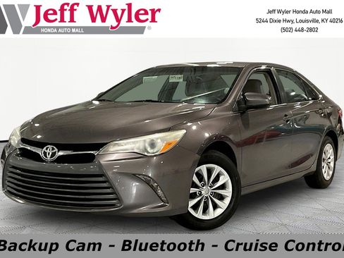 Used 2015 Toyota Camry LE FWD image 1