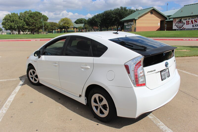 Used 2015 Toyota Prius Three FWD image 3