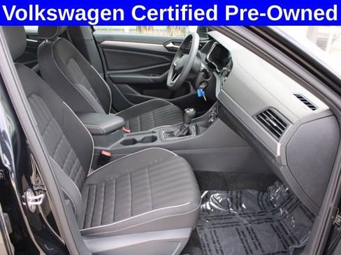 Used 2023 Volkswagen Jetta Sport image 17