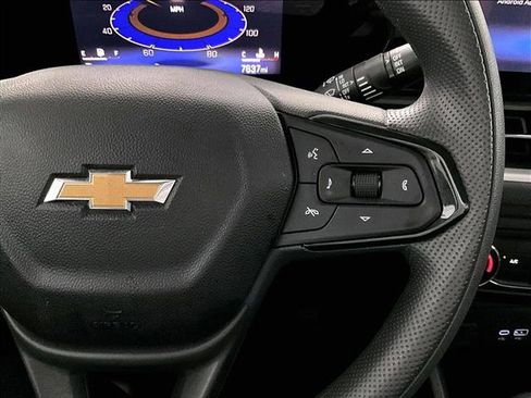 Used 2025 Chevrolet TrailBlazer LS FWD image 21