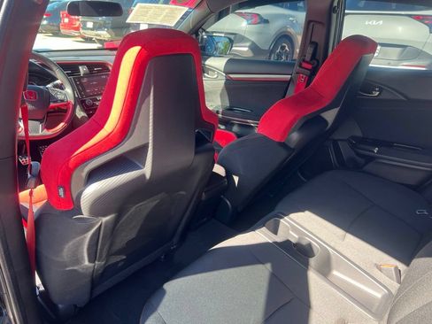 Used 2018 Honda Civic Type R image 9